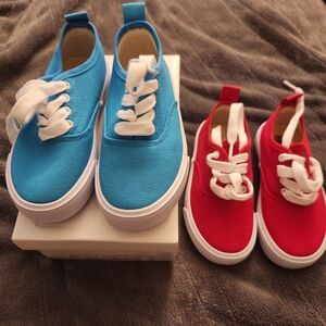 Kids canvas shoes